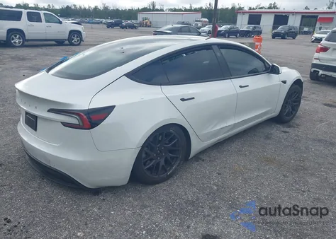 2024 Tesla Model 3 Long Range Dual Motor All-Wheel Drive/Rear-Wheel Drive z USA, uszkodzony, nr VIN 5YJ3E1EA4RF747363